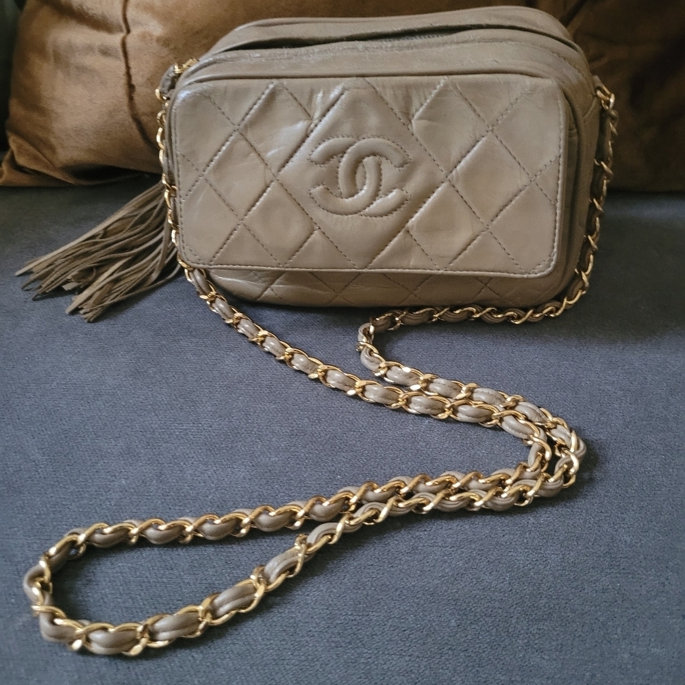 Chanel vintage tan quilted tassle flap bag - Picture 7 of 14